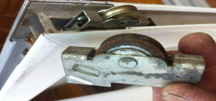 screen door roller repair in Del Aire